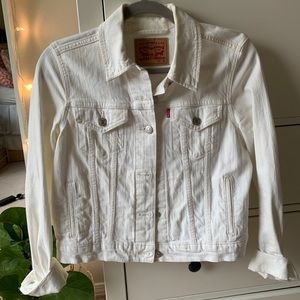Vintage White Levi’s Jean Jacket